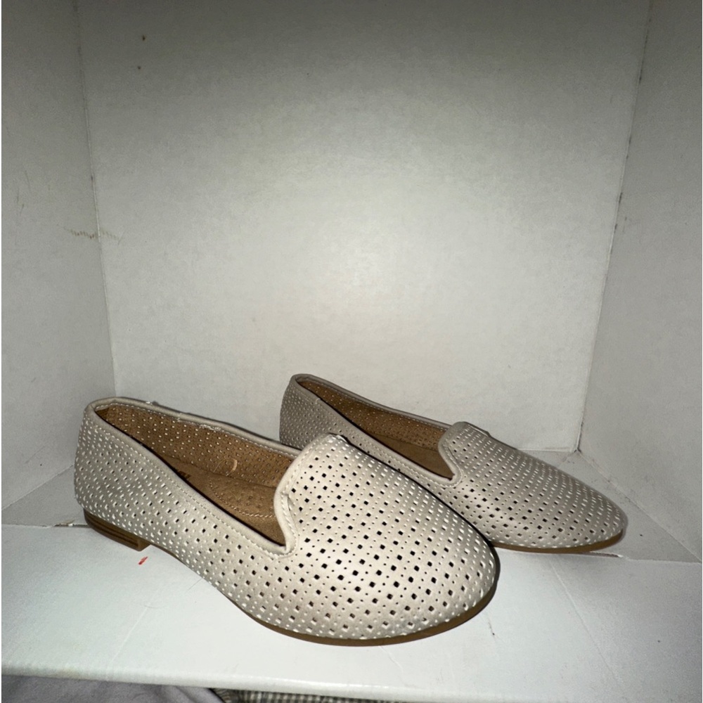 White Mt  Shoes Womens 6 1/2 W Casual Slip On Ballet Flats Beige